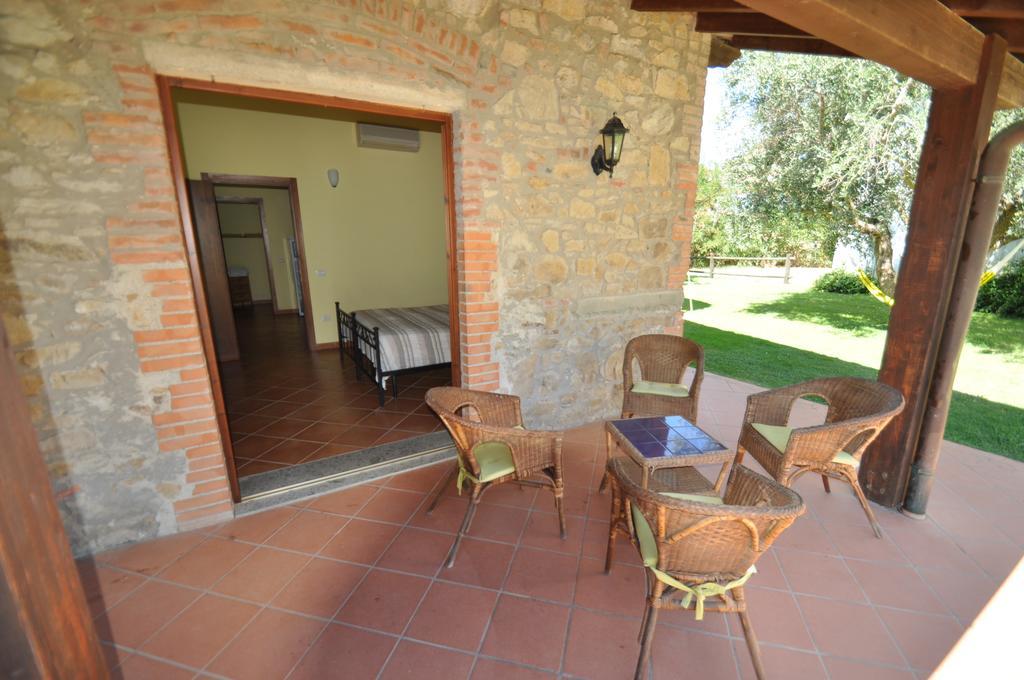 Вилла Agriturismo Il Cerrosughero Скарлино Номер фото