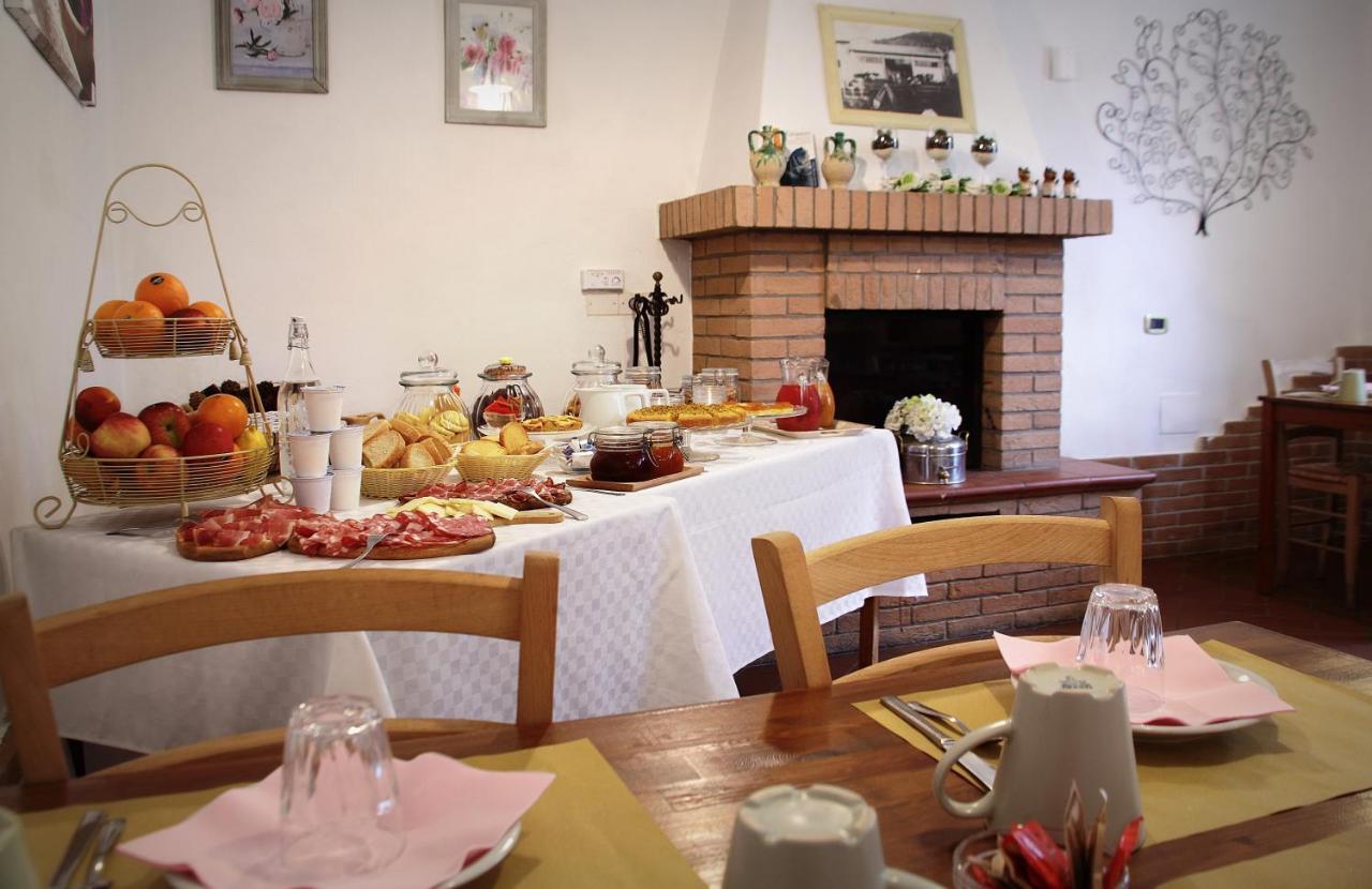 Вилла Agriturismo Il Cerrosughero Скарлино Экстерьер фото